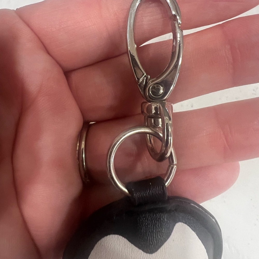 Adorable Penguin Keychain with Fluffy Pom - Picture 2 of 4